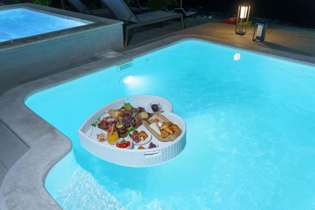 Nikkon Luxury Living Villa Arvi  Eksteriør bilde